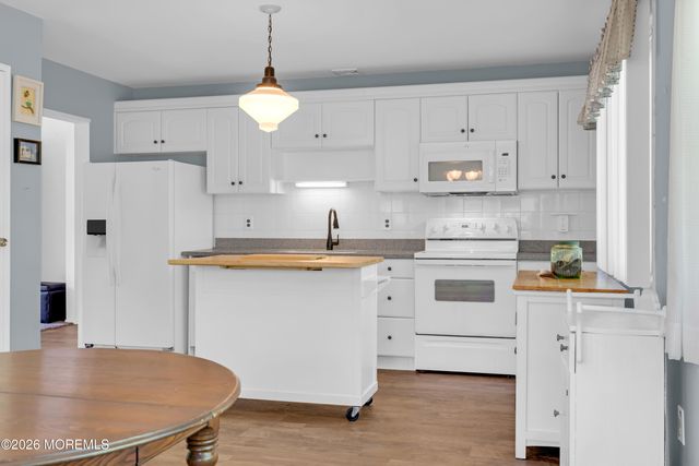 8 Montana Drive A, Manchester, NJ 08759
