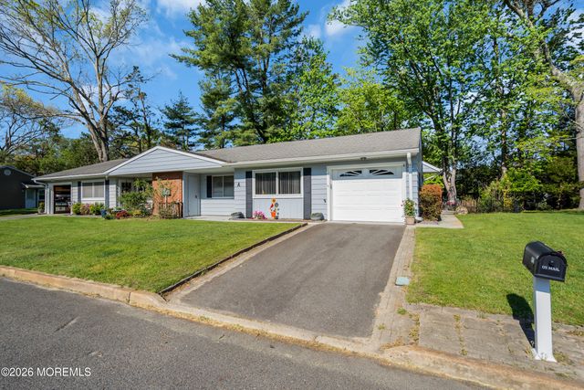 8 Montana Drive A, Manchester, NJ 08759