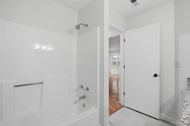 2215 S Huron Parkway 1, Ann Arbor, MI 48104
