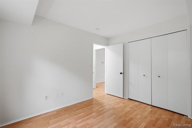 2215 S Huron Parkway 1, Ann Arbor, MI 48104