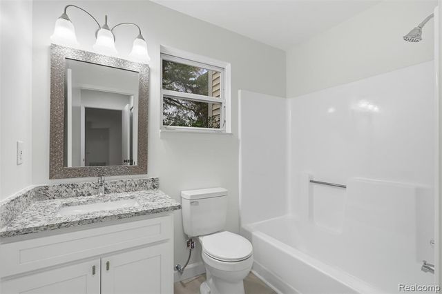 2215 S Huron Parkway 1, Ann Arbor, MI 48104