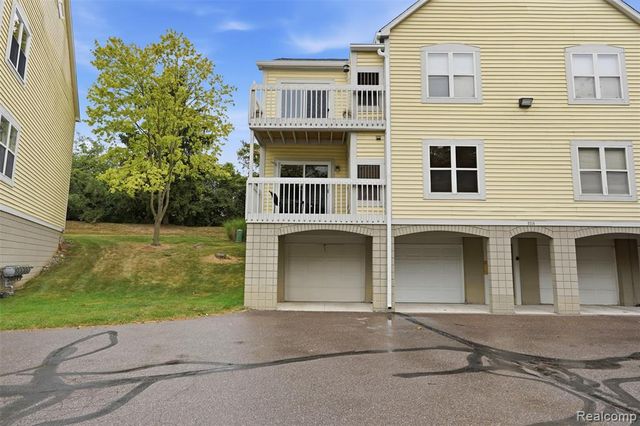 2215 S Huron Parkway 1, Ann Arbor, MI 48104