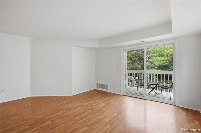 2215 S Huron Parkway 1, Ann Arbor, MI 48104