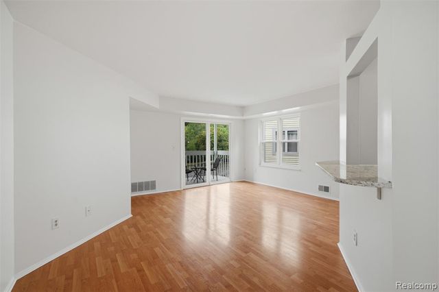 2215 S Huron Parkway 1, Ann Arbor, MI 48104