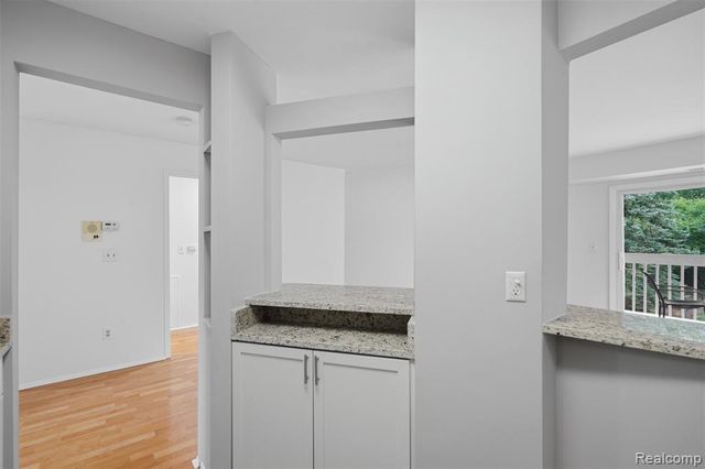 2215 S Huron Parkway 1, Ann Arbor, MI 48104