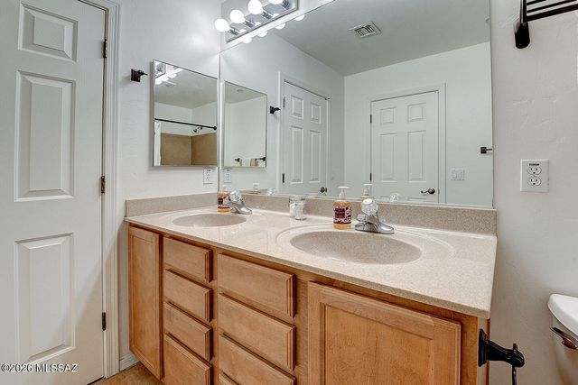 8445 N Avenida De La Bellota, Tucson, AZ 85742