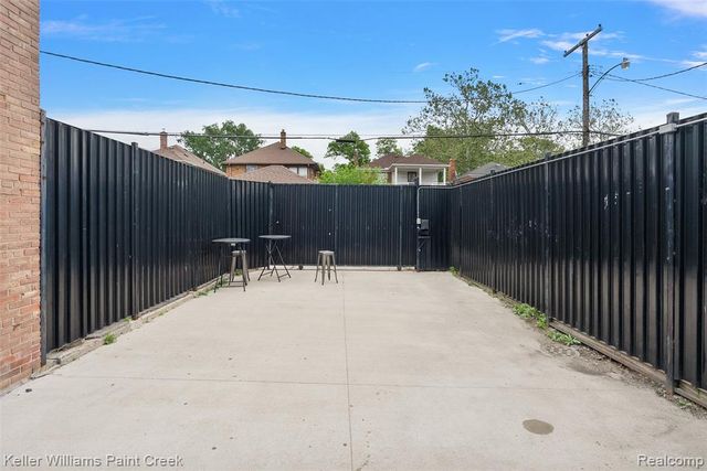 16166 Meyers Road, Detroit, MI 48235