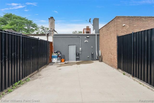 16166 Meyers Road, Detroit, MI 48235