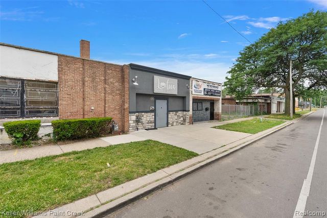16166 Meyers Road, Detroit, MI 48235