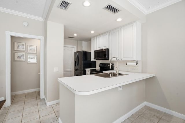44 LIVE OAK Circle, Tequesta, FL 33469