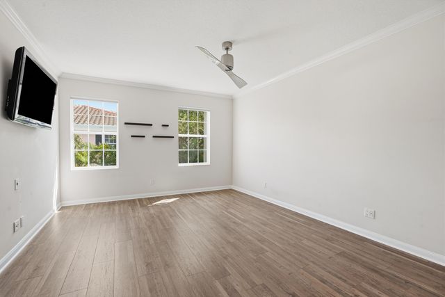44 LIVE OAK Circle, Tequesta, FL 33469