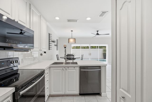 44 LIVE OAK Circle, Tequesta, FL 33469