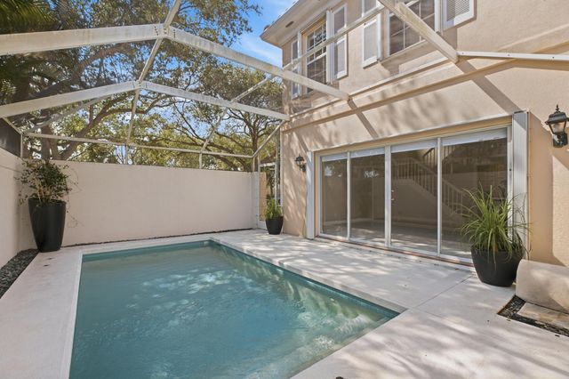 44 LIVE OAK Circle, Tequesta, FL 33469