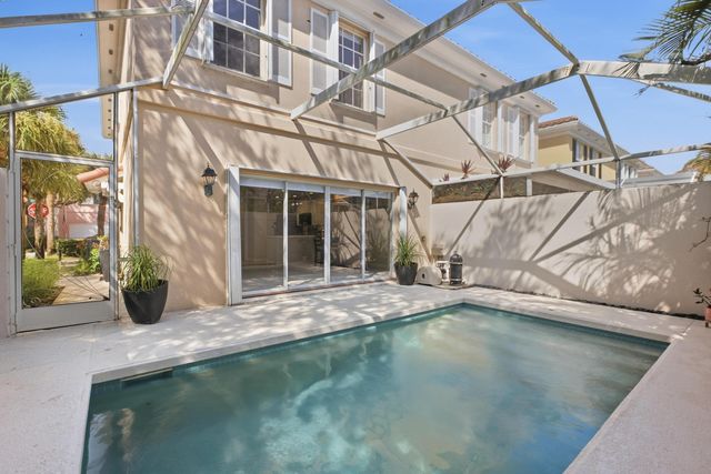 44 LIVE OAK Circle, Tequesta, FL 33469