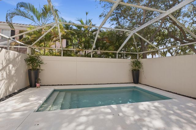44 LIVE OAK Circle, Tequesta, FL 33469