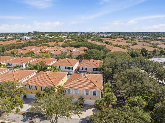 44 LIVE OAK Circle, Tequesta, FL 33469