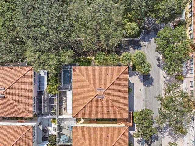 44 LIVE OAK Circle, Tequesta, FL 33469