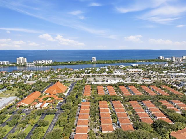 44 LIVE OAK Circle, Tequesta, FL 33469
