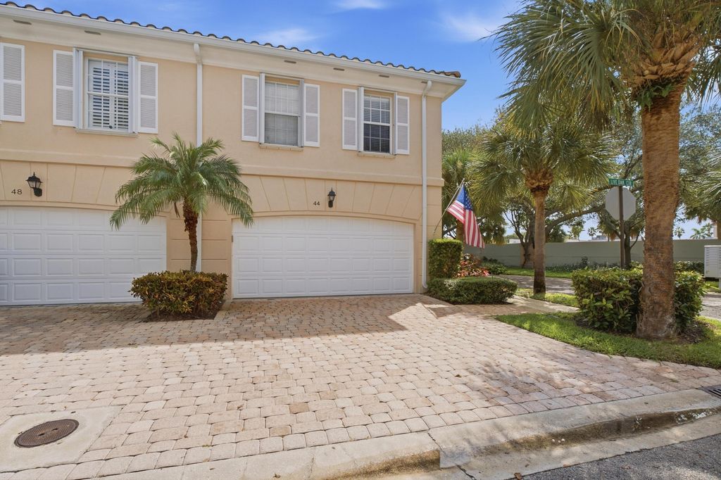 44 LIVE OAK Circle, Tequesta, FL 33469