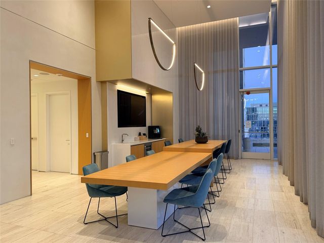 313 W 17th ST 2301, Austin, TX 78701