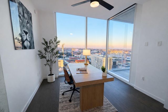 313 W 17th ST 2301, Austin, TX 78701