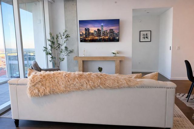 313 W 17th ST 2301, Austin, TX 78701