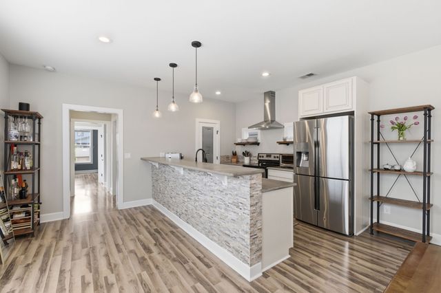 2140A Burns St, Nashville, TN 37216
