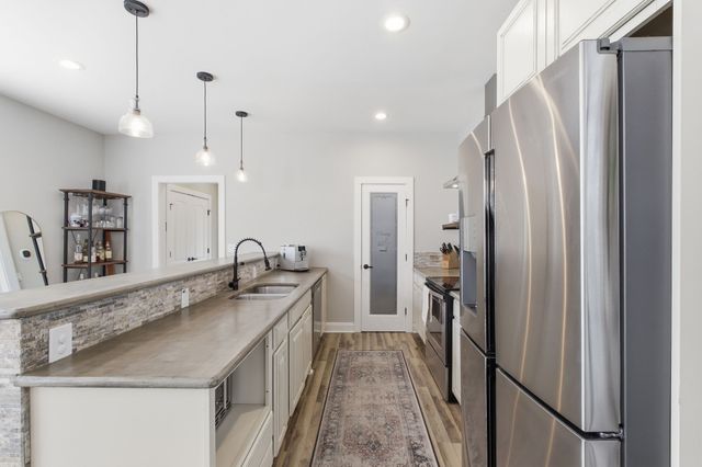 2140A Burns St, Nashville, TN 37216