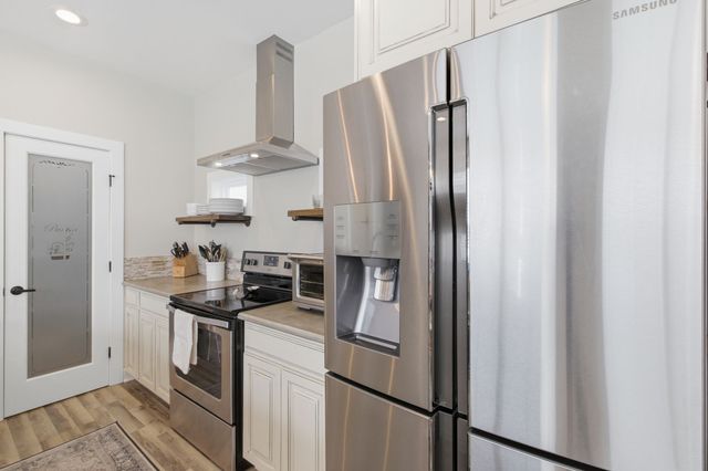 2140A Burns St, Nashville, TN 37216