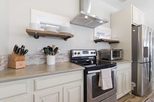 2140A Burns St, Nashville, TN 37216