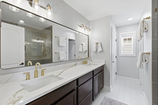2140A Burns St, Nashville, TN 37216