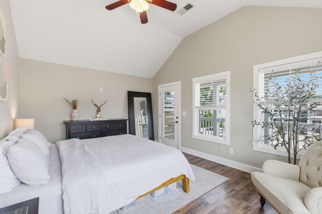 2140A Burns St, Nashville, TN 37216