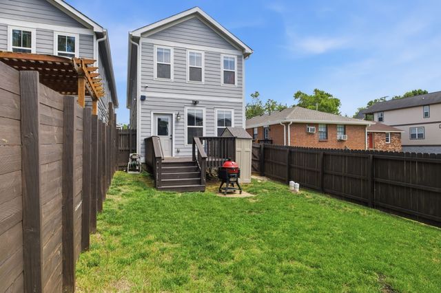 2140A Burns St, Nashville, TN 37216