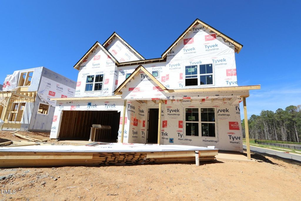 2466 Vetrina Way, Apex, NC 27502