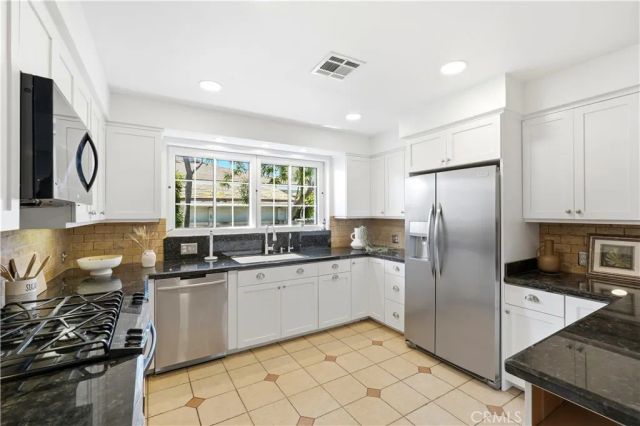 8951 Collett, North Hills, CA 91343