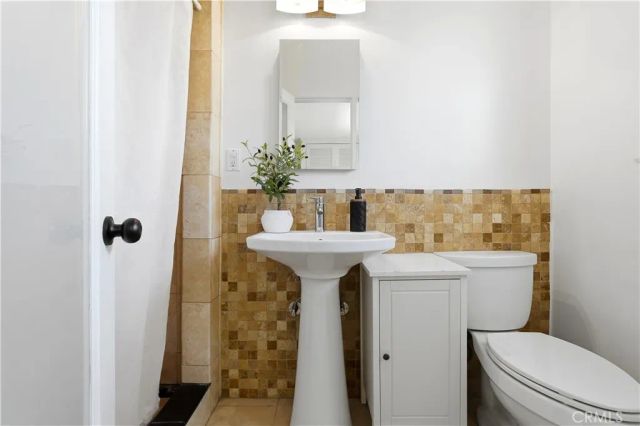 8951 Collett, North Hills, CA 91343