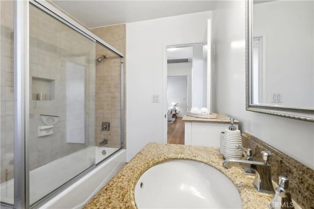 8951 Collett, North Hills, CA 91343