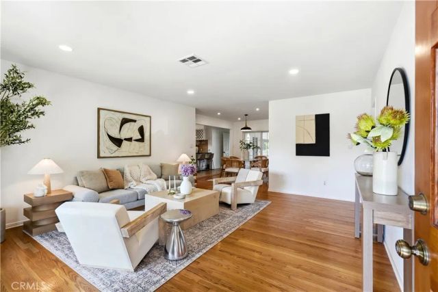 8951 Collett, North Hills, CA 91343