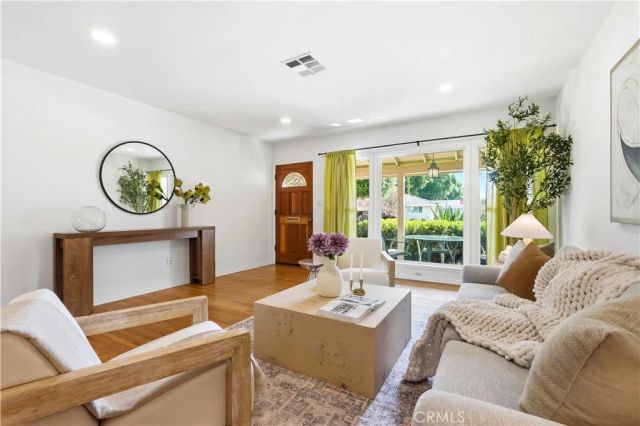 8951 Collett, North Hills, CA 91343