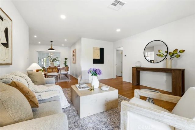 8951 Collett, North Hills, CA 91343