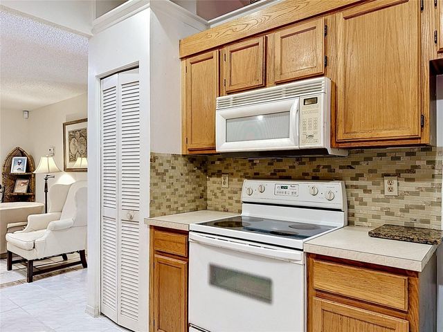 12821 86TH ROAD N, West Palm Beach, FL 33412