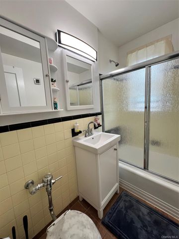 821 Bronx River Road 6D, Bronx, NY 10708