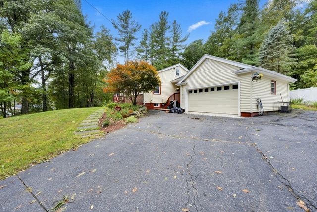30 W Sutton Rd, Sutton, MA 01590