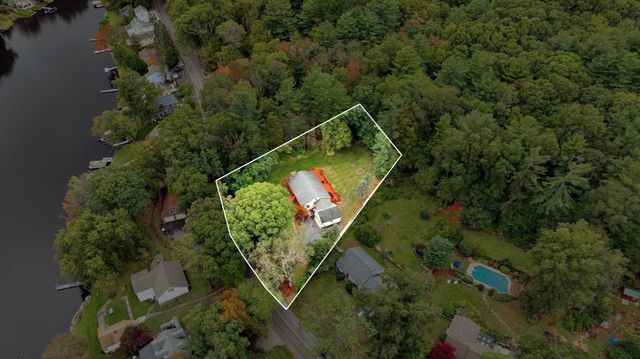 30 W Sutton Rd, Sutton, MA 01590