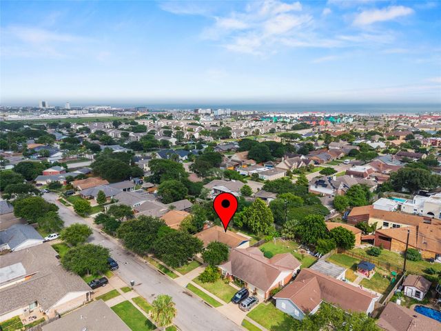 7009 Youpon Drive, Galveston, TX 77551