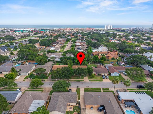 7009 Youpon Drive, Galveston, TX 77551