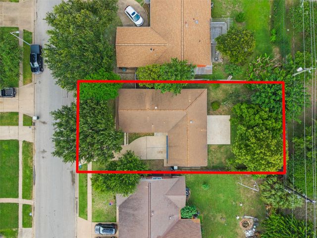 7009 Youpon Drive, Galveston, TX 77551