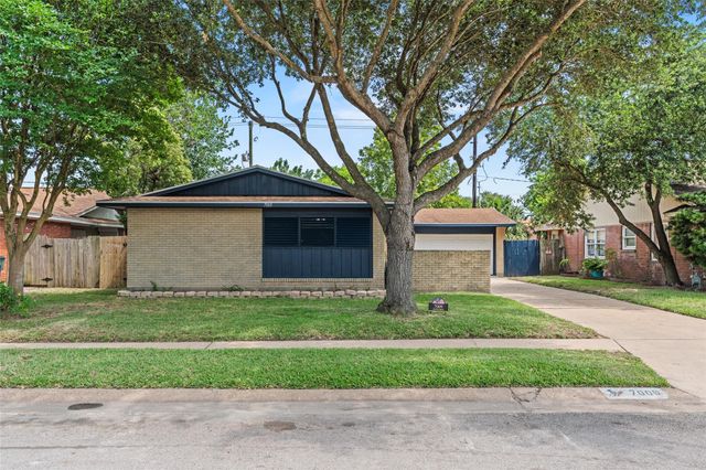 7009 Youpon Drive, Galveston, TX 77551