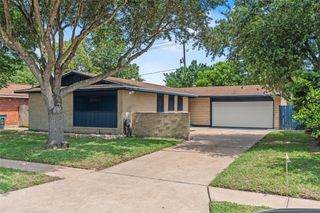 7009 Youpon Drive, Galveston, TX 77551