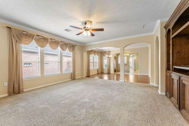 11 S Bendrook Loop, Conroe, TX 77384